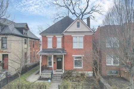 Historic Elegance Retreat - Downtown Ferienhaus *