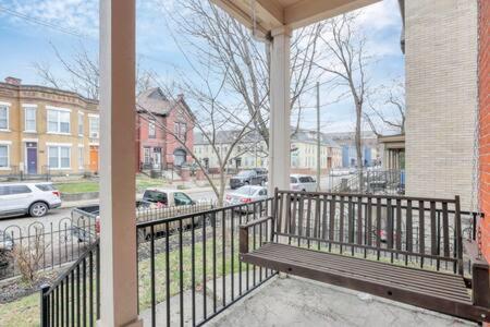 Ferienhaus Historic Elegance Retreat - Downtown