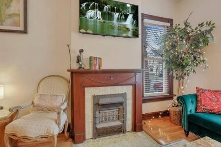 Historic Elegance Retreat - Downtown