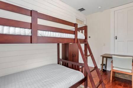 Historic Elegance Retreat - Downtown *
