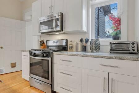 Historic Elegance Retreat - Downtown * Columbus