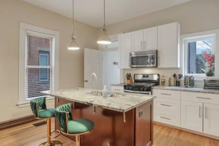 Historic Elegance Retreat - Downtown *