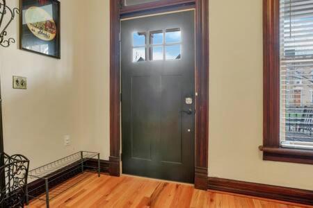 Historic Elegance Retreat - Downtown